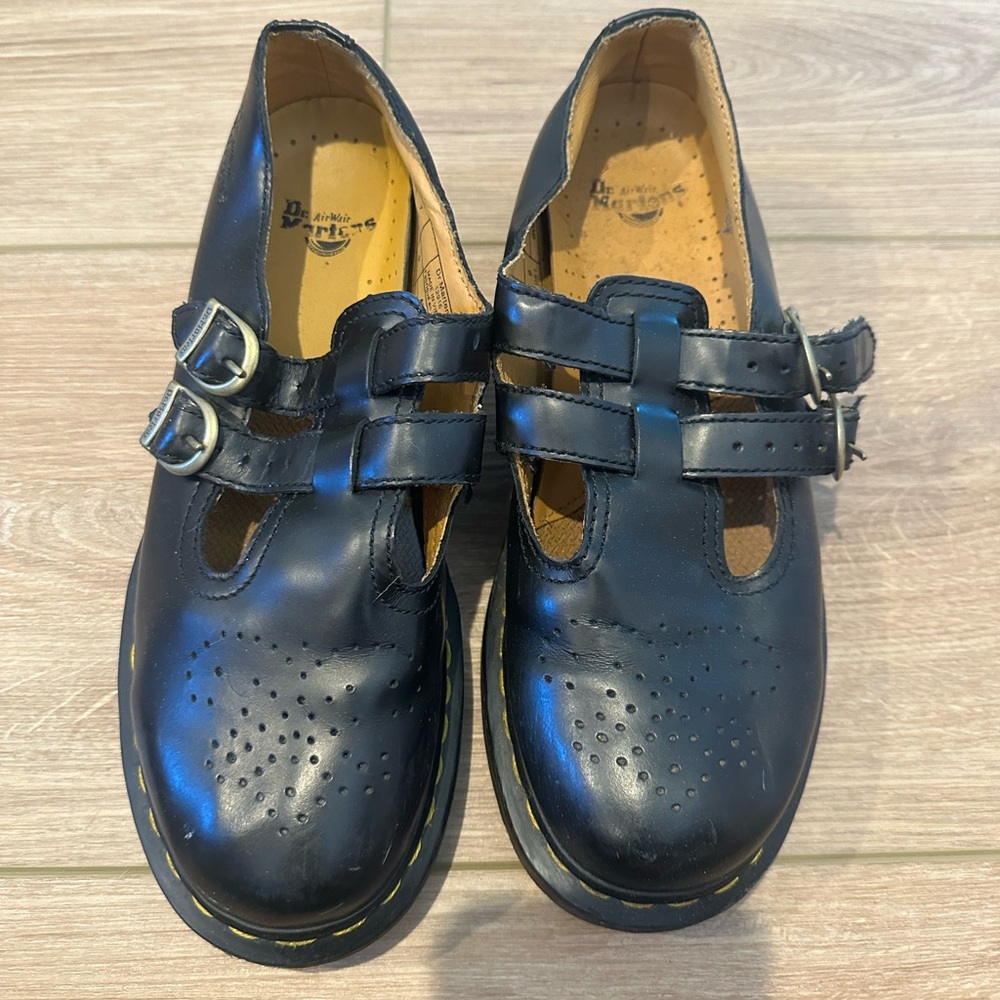Doc Marten’s 8065 Smooth Leather Mary Jane Shoes Size 9
